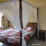 Ombak Putih Bungalows