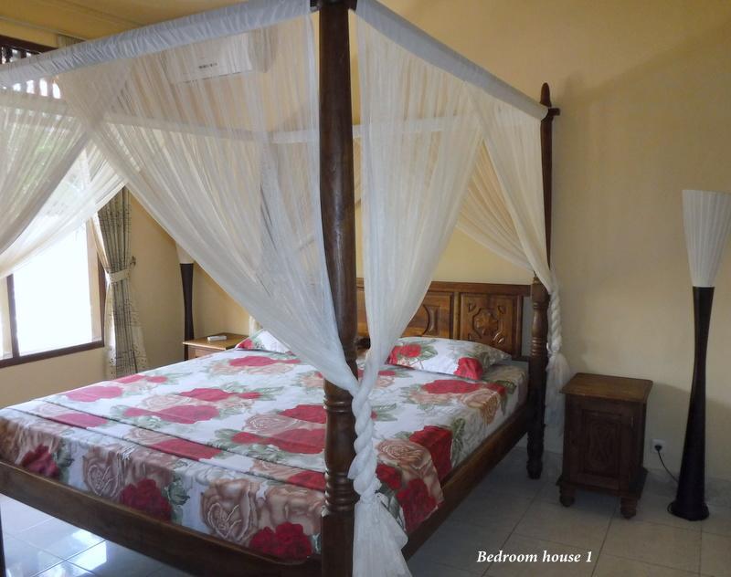 Ombak Putih Bungalows 2*