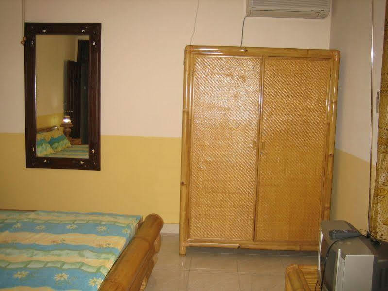 Taman liburan Ombak Putih Bungalows