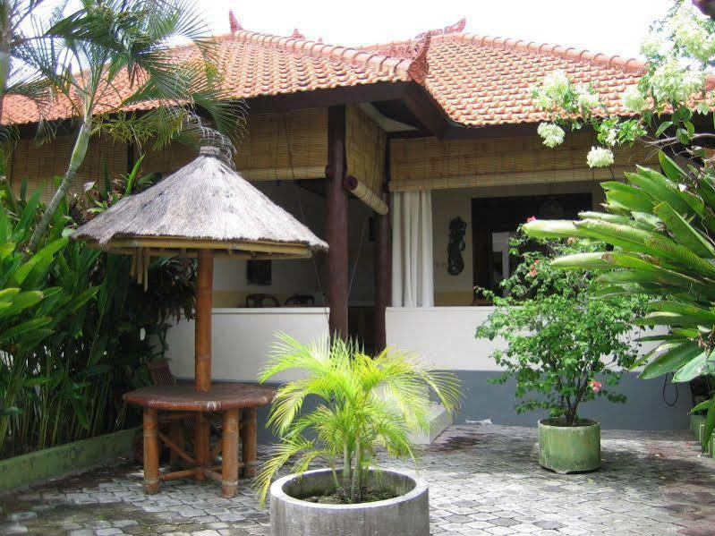Ombak Putih Bungalows Taman liburan 2*